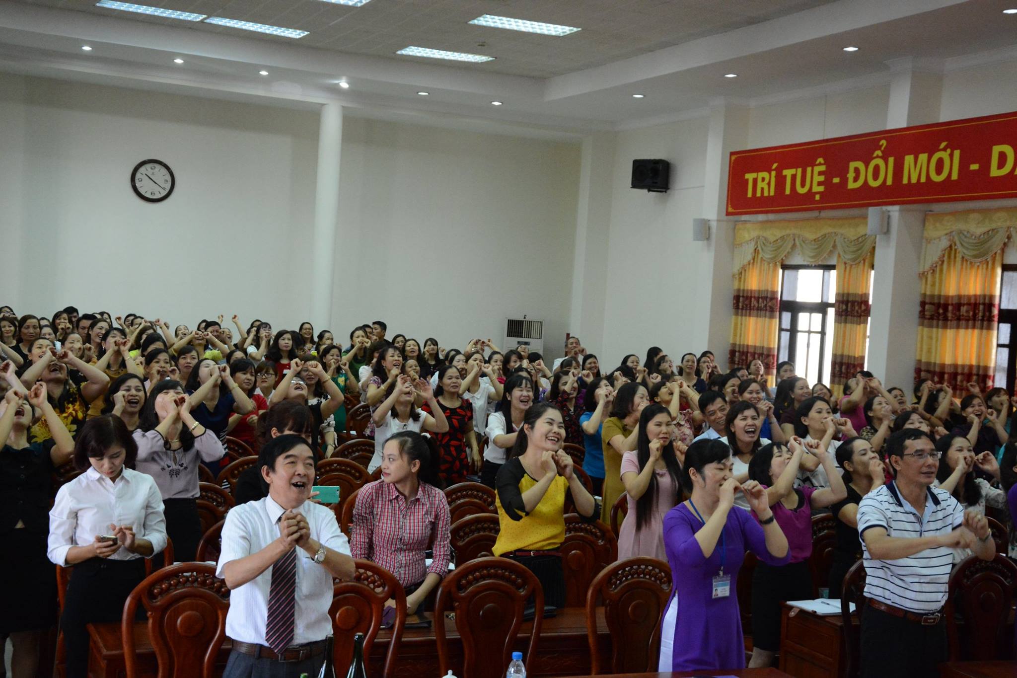 Nâng cao năng lực lãnh đạo và xây dựng văn hóa trường học tại tỉnh Thái Nguyên